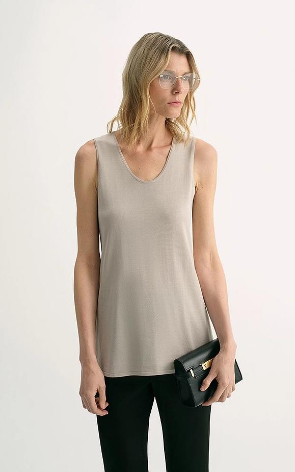 Silk U-Neck Straight Knitted Top